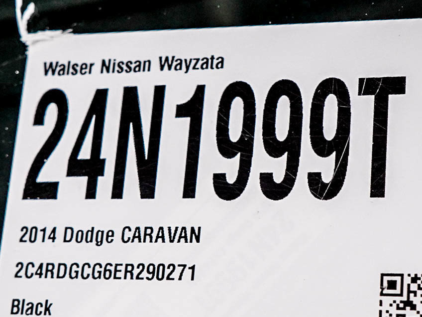 Used 2014 Dodge Grand Caravan SXT w/ Rear Park Assist Package FWD image 33