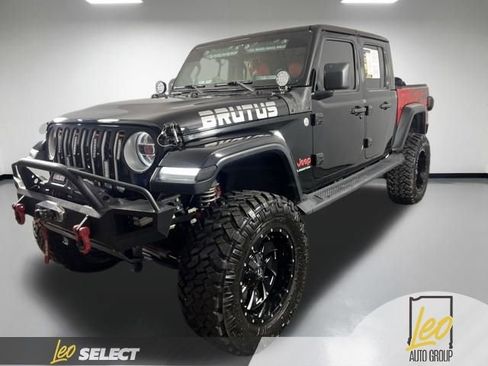 Used 2020 Jeep Gladiator Overland w/ LED Lighting Group AWD/4WD image 2