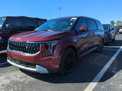 Certified 2025 Kia Carnival image 4