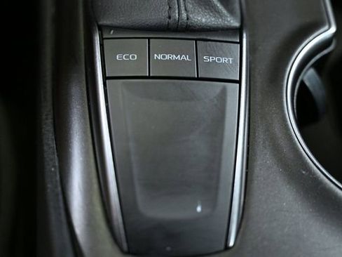 Used 2024 Toyota Camry SE image 25