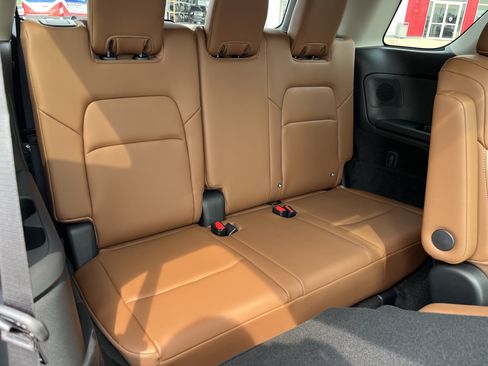 New 2026 Nissan Pathfinder Platinum AWD/4WD image 5