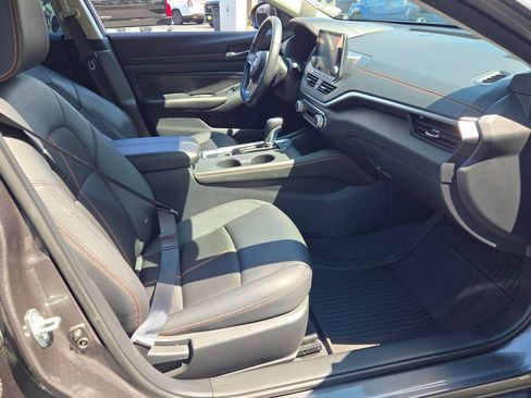 Used 2022 Nissan Altima 2.5 SR AWD/4WD image 13