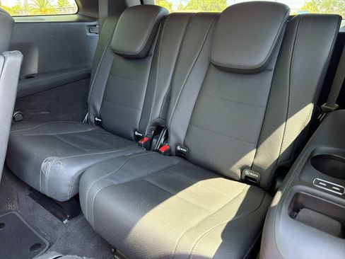 Used 2024 Mercedes-Benz GLS 450 4MATIC image 11