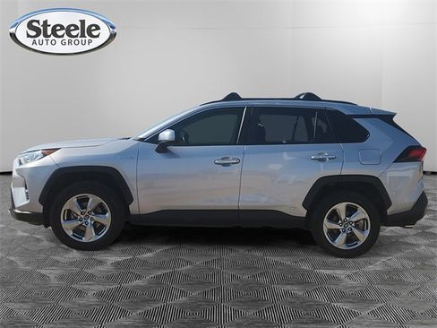 Used 2019 Toyota RAV4 Limited image 2
