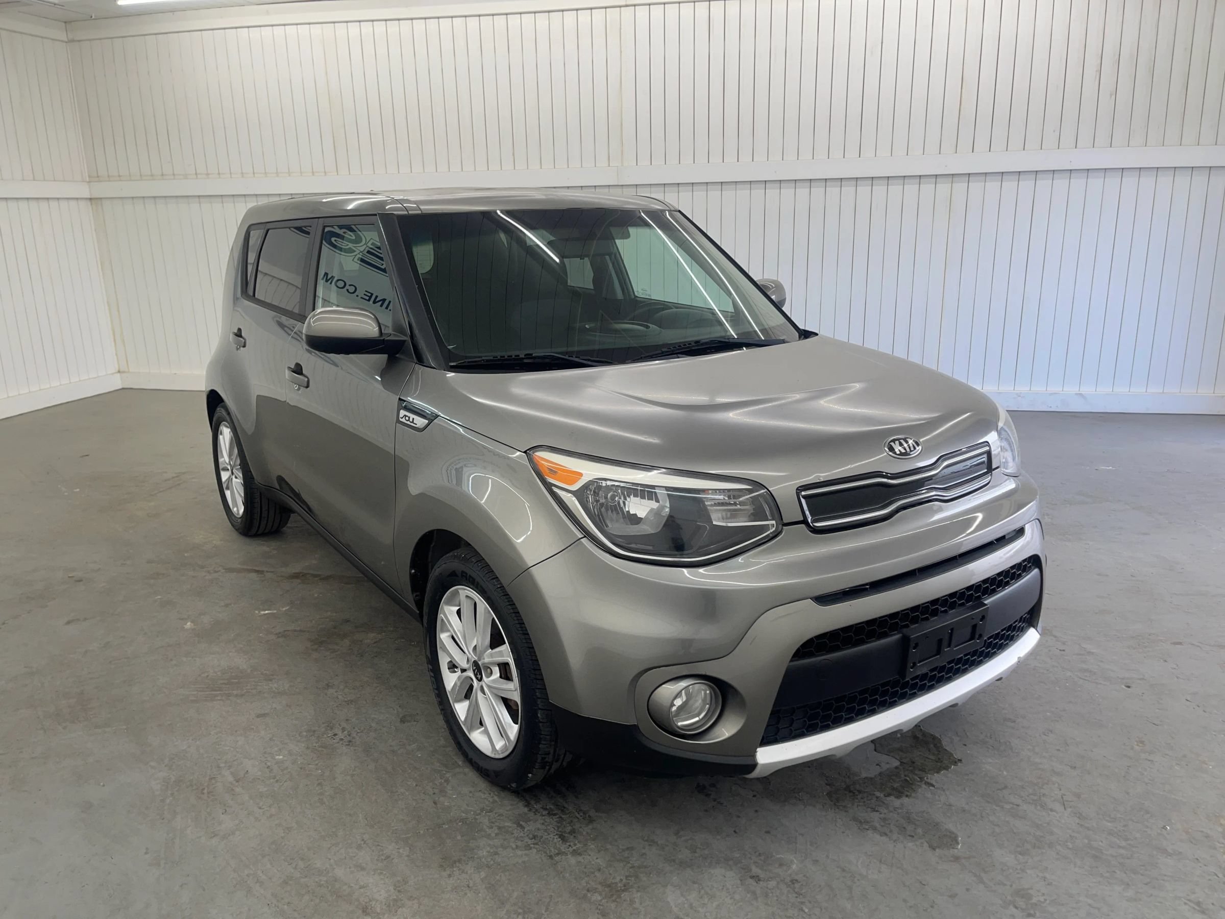 Used 2017 Kia Soul + FWD image 3