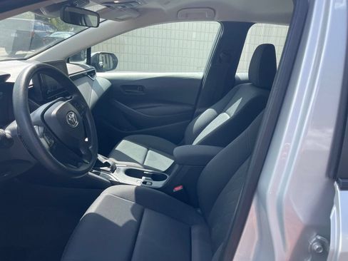 Used 2025 Toyota Corolla LE FWD image 11