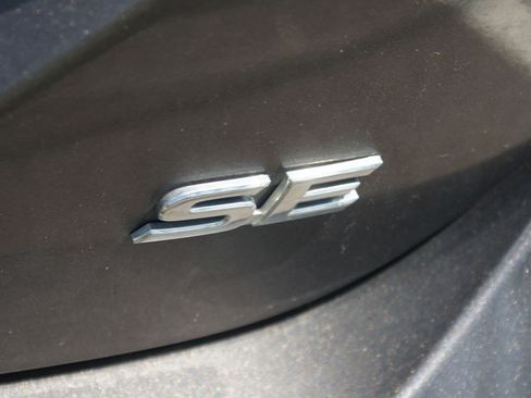 Used 2021 Toyota Camry SE FWD image 5