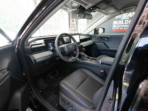 Used 2026 Toyota RAV4 XLE Premium AWD/4WD image 8