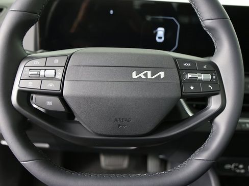 New 2025 Kia K4 EX image 11