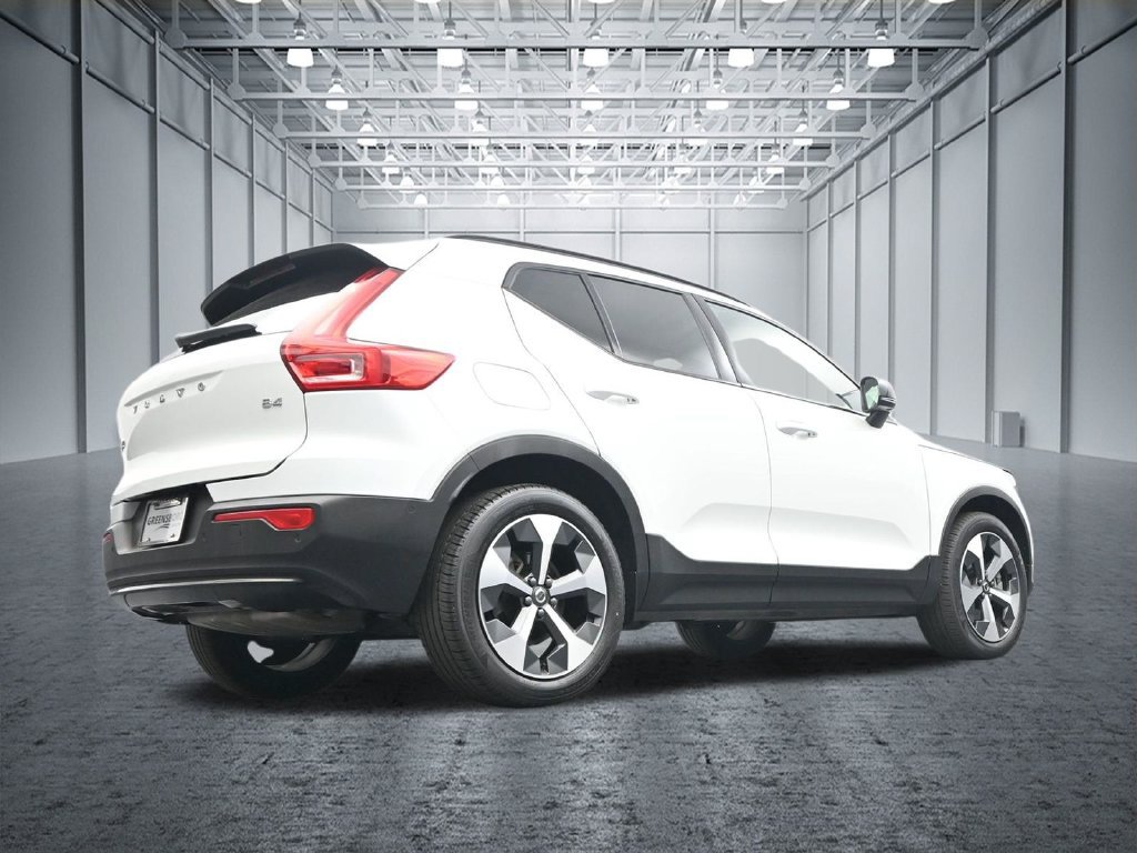 Used 2023 Volvo XC40 B4 Ultimate FWD image 33