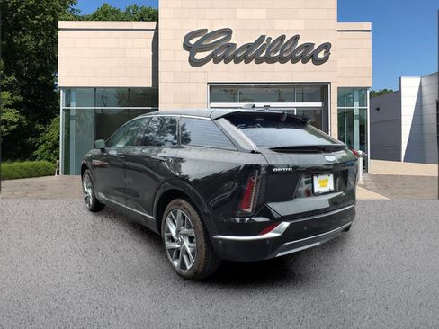New 2027 Cadillac Optiq Luxury w/ LPO, Floor Liner Package AWD/4WD image 3