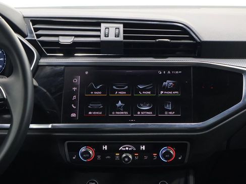 Used 2024 Audi Q3 2.0T Premium Plus w/ Premium Plus Package image 19