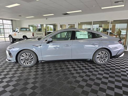 New 2026 Hyundai Sonata Limited FWD image 6