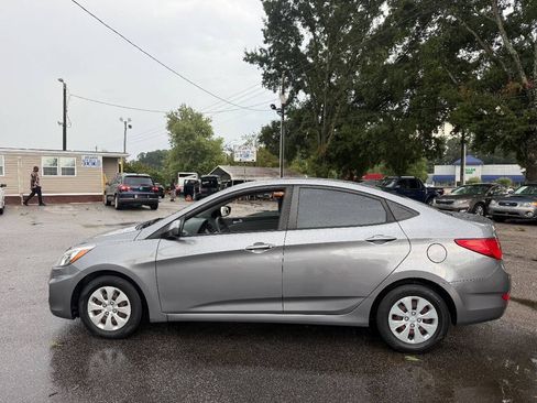 Used 2016 Hyundai Accent SE FWD image 7