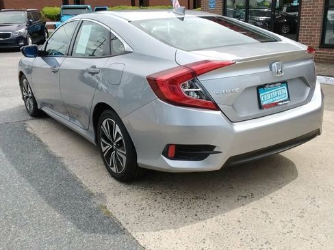 Used 2017 Honda Civic EX-T image 2