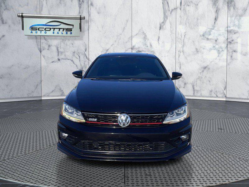 Used 2018 Volkswagen Jetta GLI FWD image 4