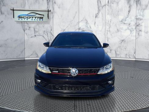 Used 2018 Volkswagen Jetta GLI FWD image 4