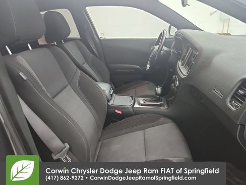 Used 2022 Dodge Charger SXT w/ Blacktop Package RWD image 32