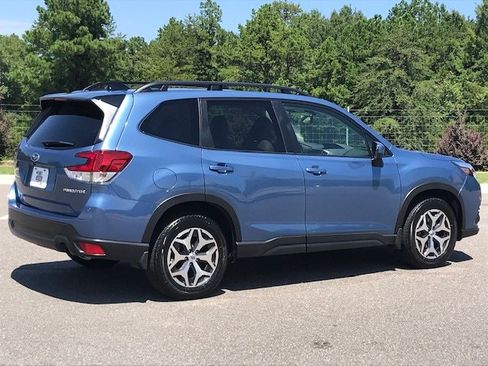 Certified 2024 Subaru Forester Premium AWD/4WD image 3
