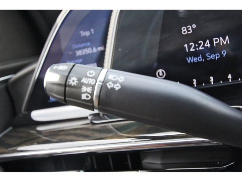 Certified 2023 Cadillac Escalade Premium Luxury w/ Performance Package AWD/4WD image 18