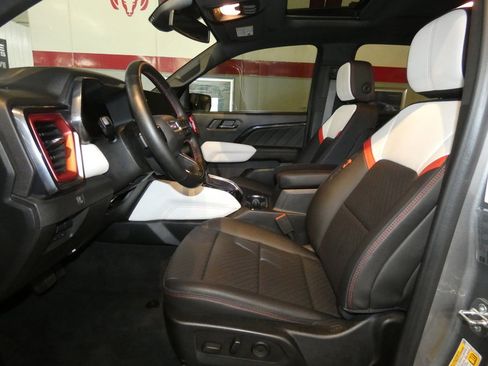 Used 2023 GMC Canyon AT4X image 11