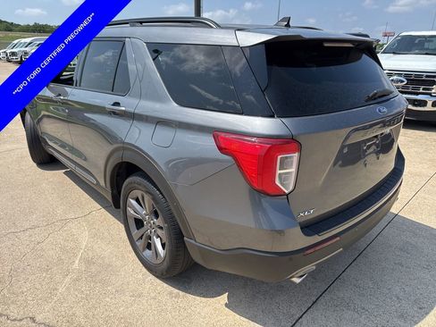 Used 2022 Ford Explorer XLT w/ Equipment Group 202A image 8