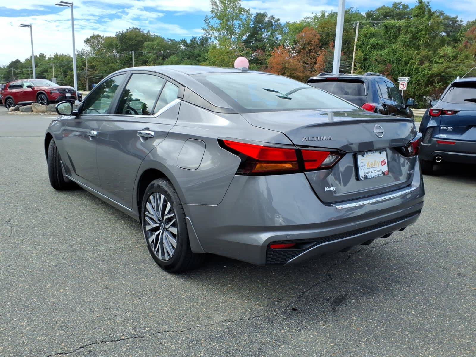 Used 2023 Nissan Altima 2.5 SV AWD/4WD image 6