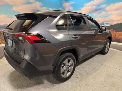 Used 2022 Toyota RAV4 XLE AWD/4WD image 15