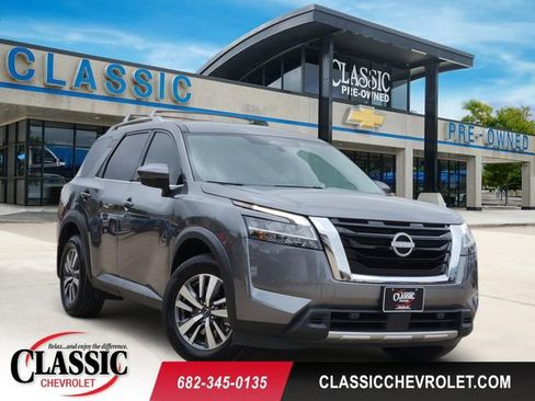 Used 2024 Nissan Pathfinder SL w/ Cargo Package FWD image 1