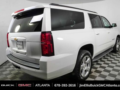 Used 2016 Chevrolet Suburban LT RWD image 3