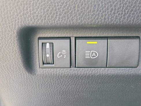 Used 2025 Toyota RAV4 LE image 29