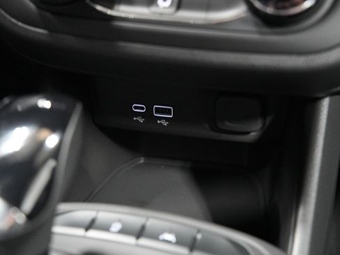 New 2025 Buick Envista Preferred image 36