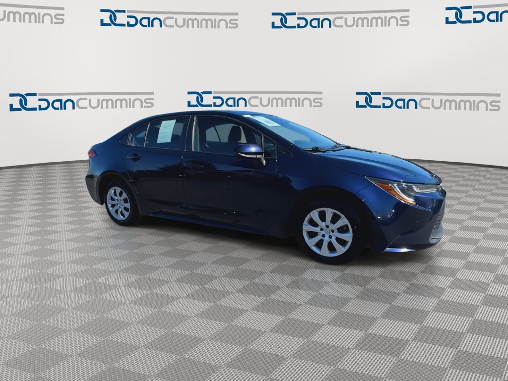 Used 2025 Toyota Corolla LE FWD image 2