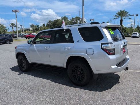 Certified 2022 Toyota 4Runner SR5 Premium w/ Moonroof Package RWD image 6