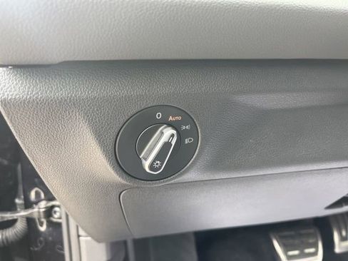 Used 2025 Volkswagen Jetta Sport image 14