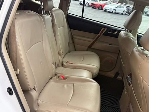 Used 2013 Toyota Highlander Limited image 17
