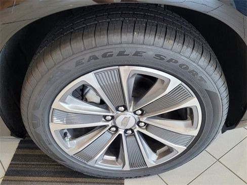 New 2026 Cadillac Vistiq Luxury w/ LPO, Floor Liner Package image 17