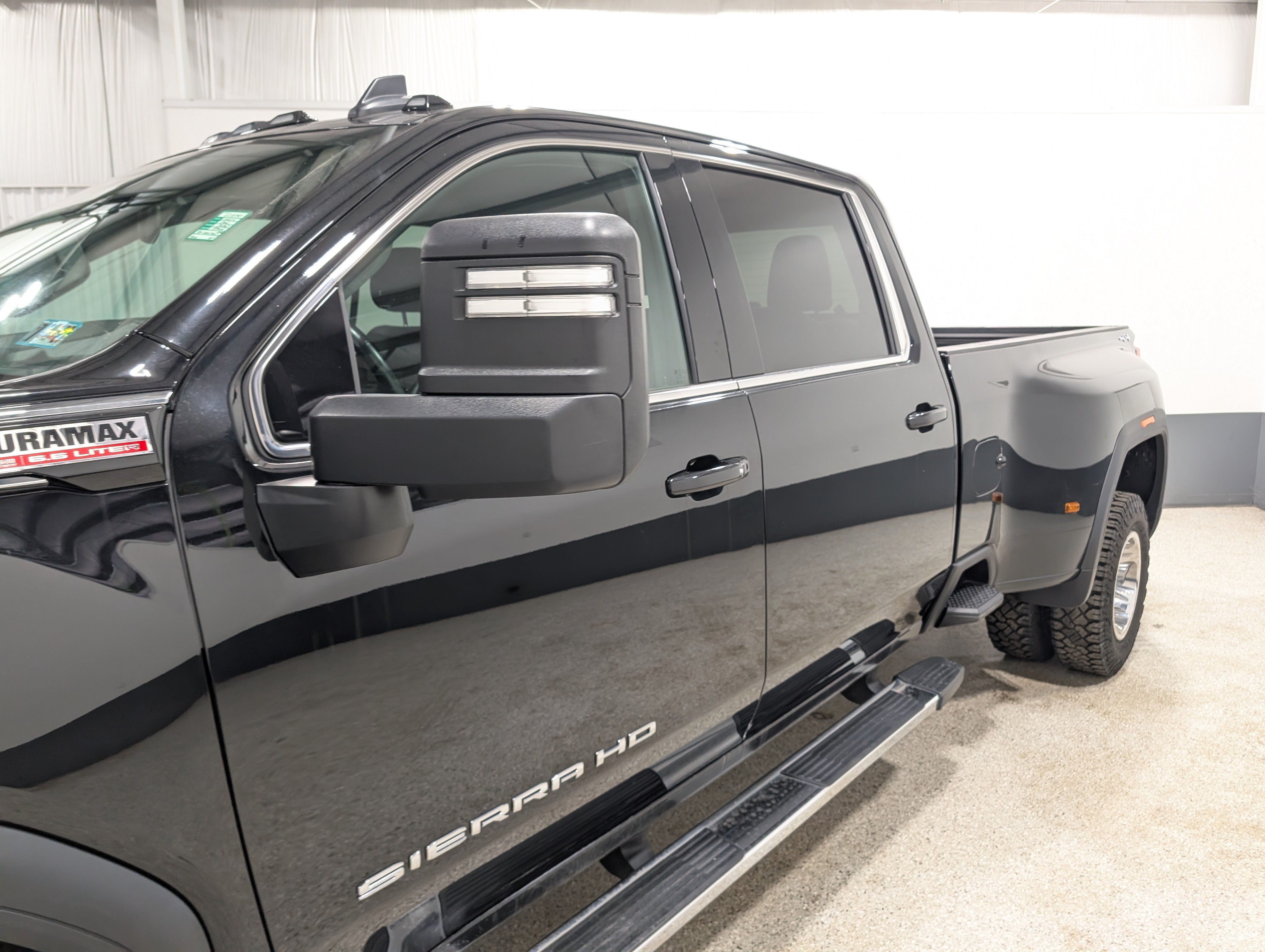 Used 2024 GMC Sierra 3500 SLE w/ SLE Value Package AWD/4WD image 7