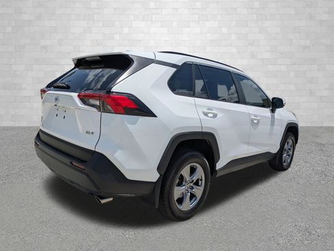 Used 2025 Toyota RAV4 XLE w/ Convenience Package FWD image 2