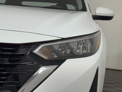Used 2025 Nissan Sentra SV FWD image 12