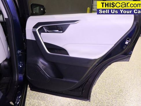 Used 2019 Toyota RAV4 XLE Premium FWD image 37