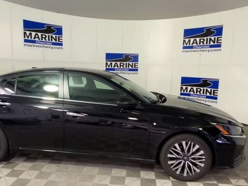 Used 2024 Nissan Altima 2.5 SV FWD image 3