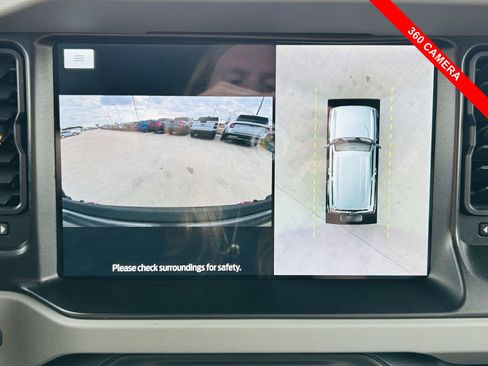 Used 2021 Ford Bronco Badlands image 9