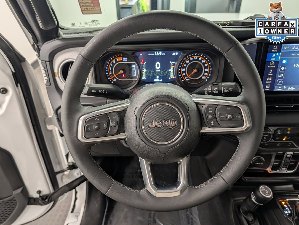 Used 2026 Jeep Wrangler Unlimited Sahara AWD/4WD image 25