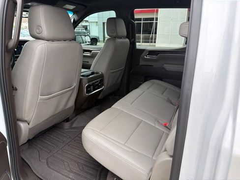 Used 2024 GMC Sierra 1500 SLT w/ SLT Premium Plus Package AWD/4WD image 18