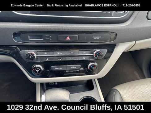Used 2017 Kia Sedona LX w/ LX Essentials Premium Package FWD image 10
