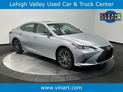 Used 2025 Lexus ES 300h w/ Premium Package