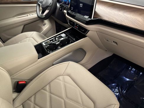 New 2026 Volkswagen Atlas SE image 15