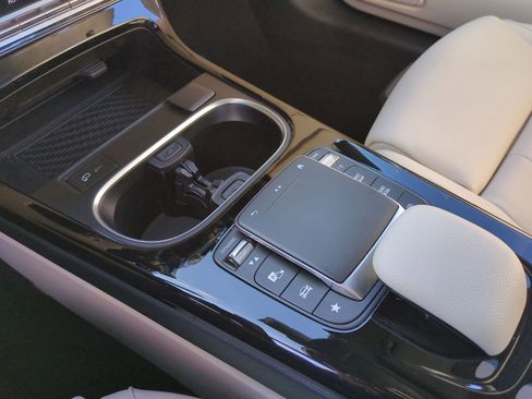 Used 2023 Mercedes-Benz CLA 250 image 27