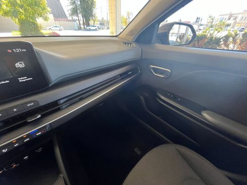 Used 2025 Kia K4 LXS image 34